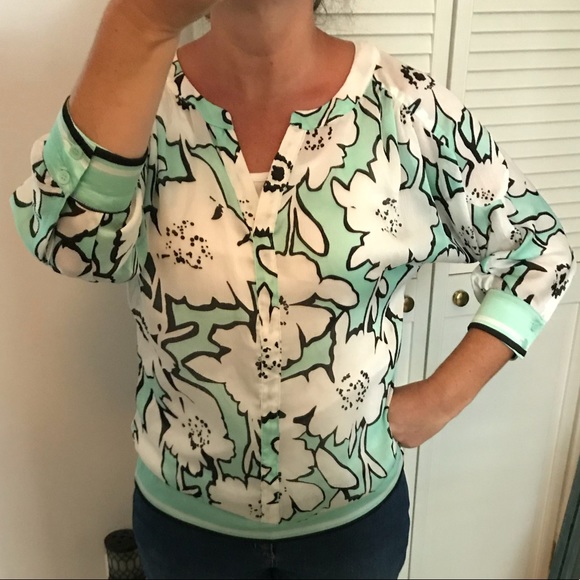 Pretty Flower Print Semi-Sheer Blouse - Picture 7 of 7